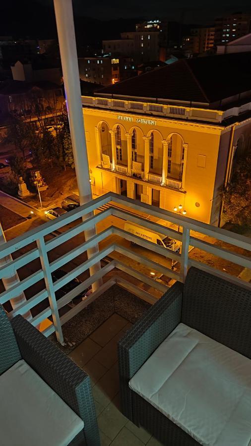 Appartamento Aria Con Vista Sul Teatro Migjeni Shkoder Exterior photo